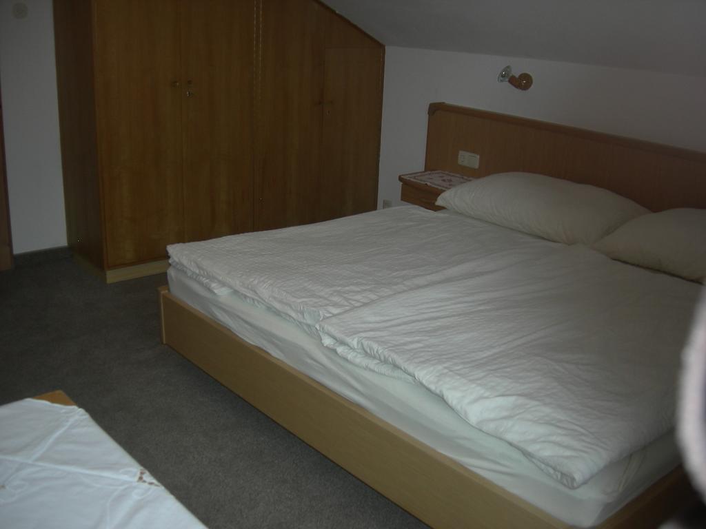 Haus Mooshof Apartment แลร์มอส ภายนอก รูปภาพ